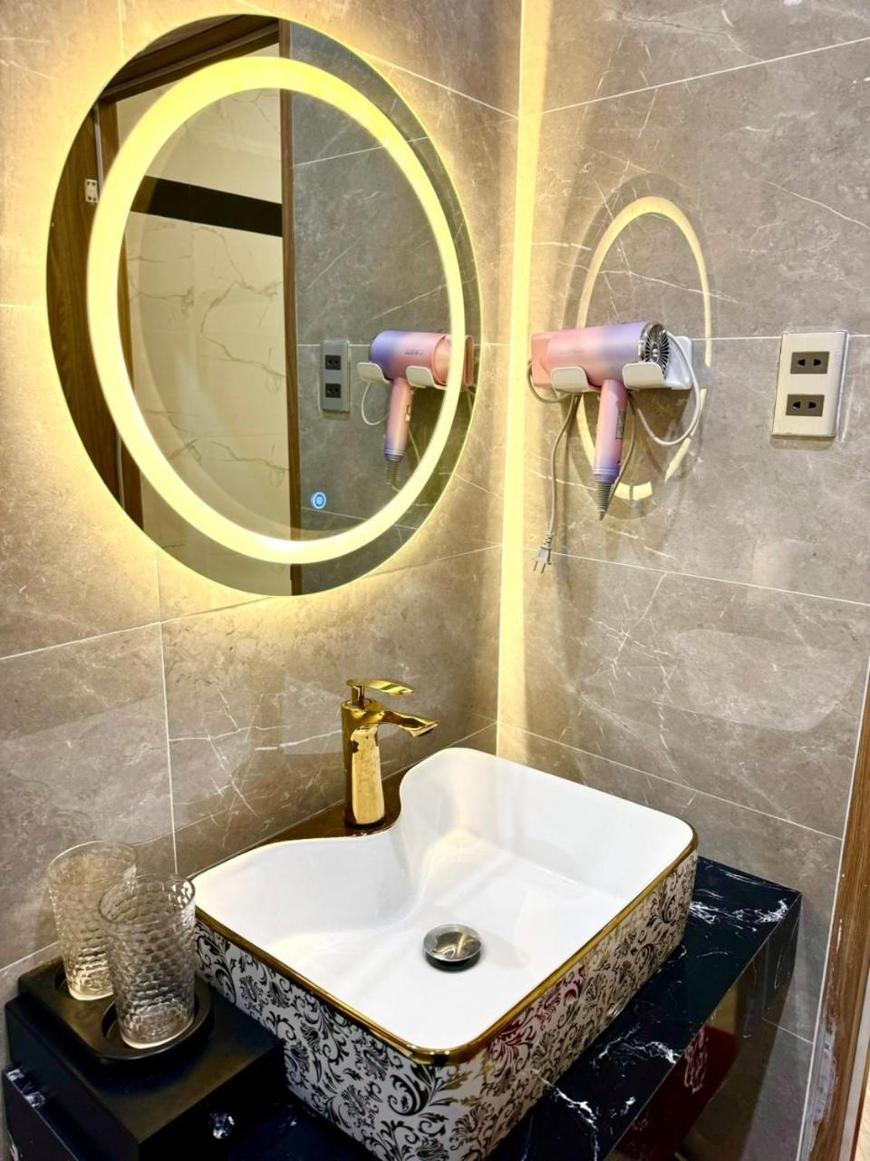 Bao Ngoc Hotel Cao Lanh Bagian luar foto